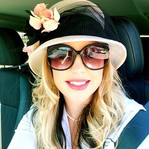 Meet your Posher, Christina